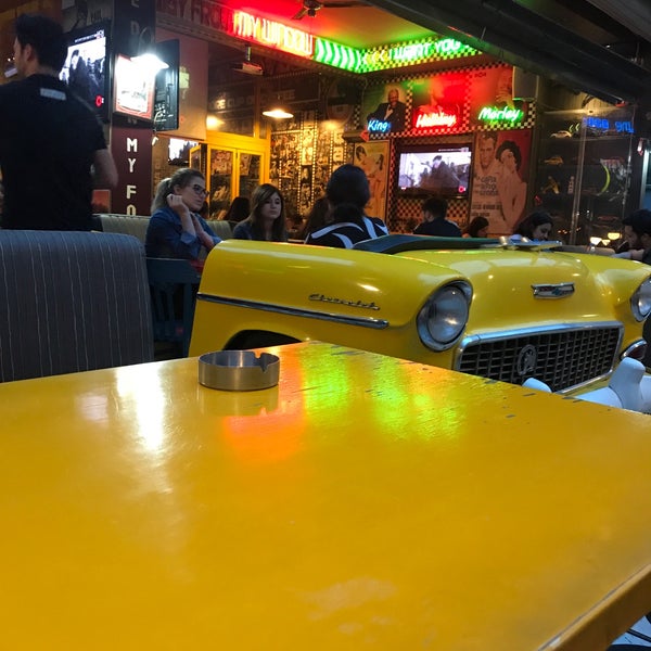 Photo taken at Big Yellow Taxi Benzin by Alper Özman on 6/19/2018