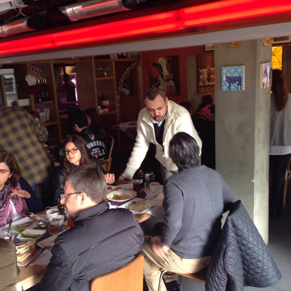 Foto tomada en Bebek Kasap &amp; Steak House  por Barış C. el 11/29/2015