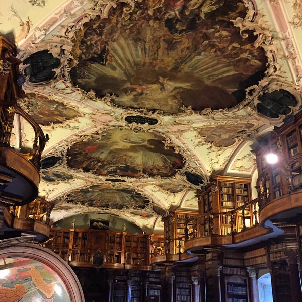 L'une des plus belles Bibliothèques du monde classée au patrimoine mondial de l'UNESCO. C'est peu dire...
