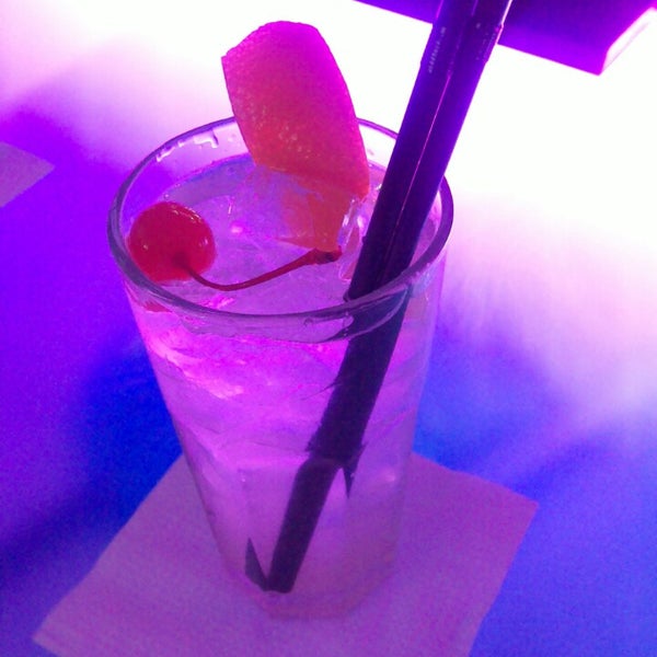 2/28/2014にNikolas P.がSlon Cocktail barで撮った写真