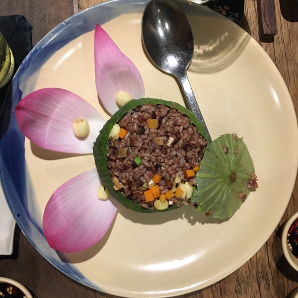 9/18/2020 tarihinde Cecilia N.ziyaretçi tarafından Hum Vegetarian, Lounge &amp; Restaurant'de çekilen fotoğraf
