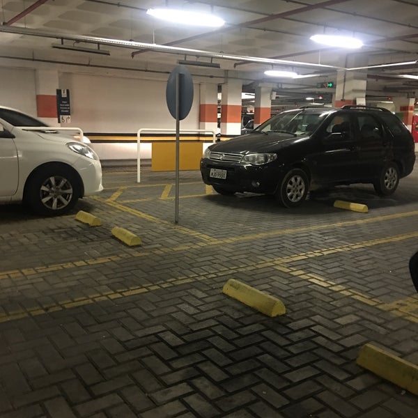 Foto diambil di Floripa Shopping oleh Andre Luiz R. pada 4/18/2018