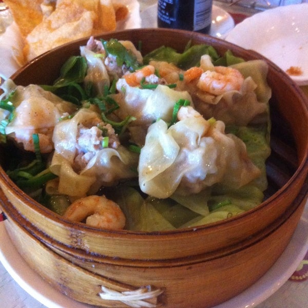 10/5/2013 tarihinde Fep R.ziyaretçi tarafından Restorant Shanghai'de çekilen fotoğraf