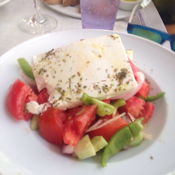 8/6/2014 tarihinde Лера Д.ziyaretçi tarafından Alana Restaurant'de çekilen fotoğraf