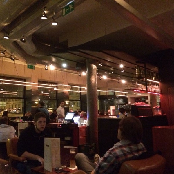 รูปภาพถ่ายที่ aumann café | restaurant | bar โดย Nesh Y. เมื่อ 2/21/2014