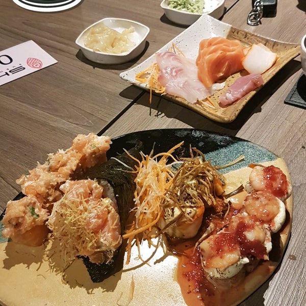 Снимок сделан в Shoio Sushi Lounge пользователем Fábio C. 10/5/2017