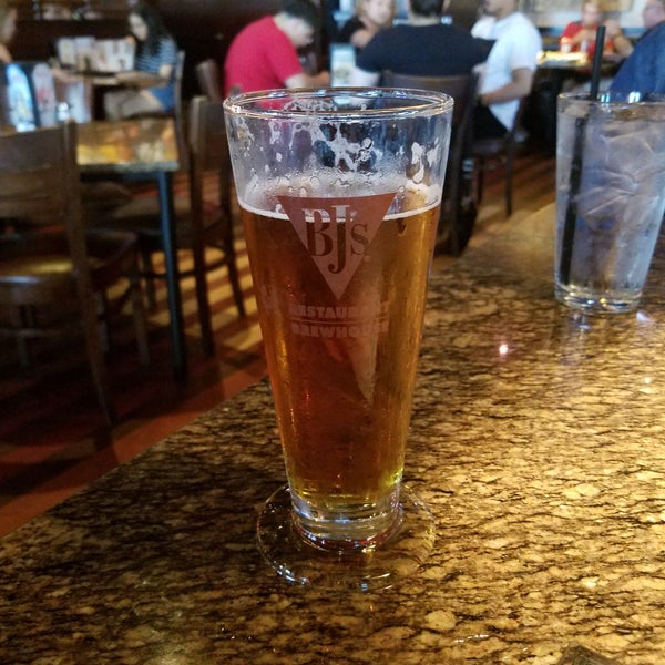 Photo taken at BJ&#39;s Restaurant &amp; Brewhouse by Dillan W. on 8/19/2019