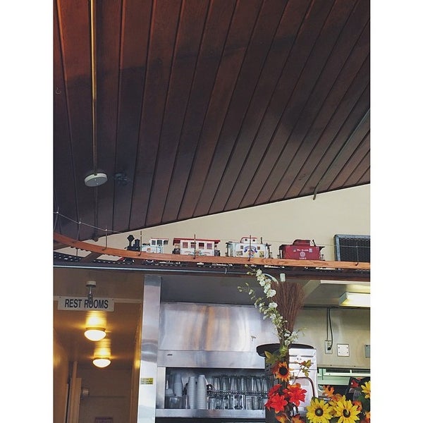 3/20/2014에 Kayley H.님이 Sunrise Café - Lakewood에서 찍은 사진