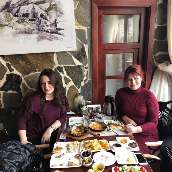 Foto scattata a Taş Han Cafe da Almıla T. il 2/4/2018