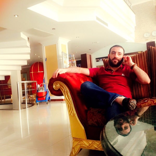 Das Foto wurde bei Lady Diana Hotel Istanbul von Serdar D. am 6/25/2015 aufgenommen