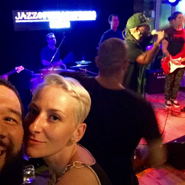 9/17/2015 tarihinde Ziryab A.ziyaretçi tarafından Jazz@PizzaExpress'de çekilen fotoğraf