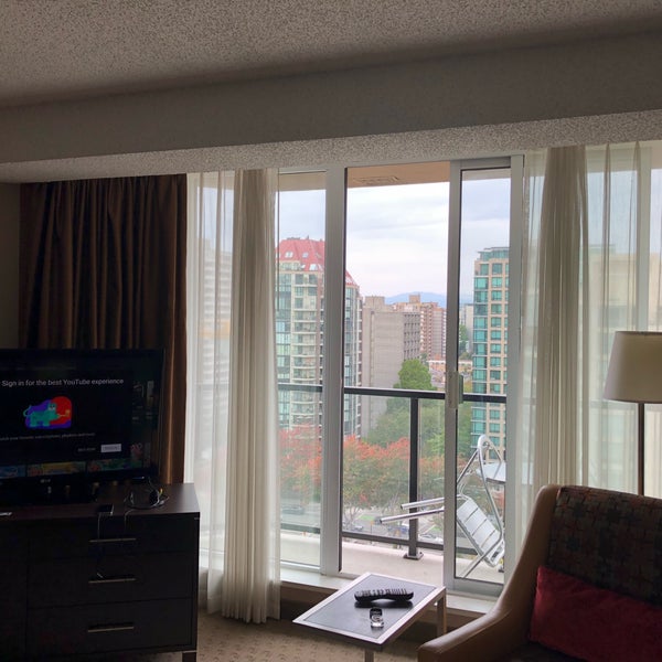 Foto tirada no(a) Residence Inn by Marriott Vancouver Downtown por Jon Z. em 9/7/2018