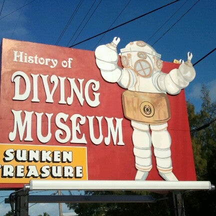 Снимок сделан в History of Diving Museum пользователем Leonardo B. 1/2/2013