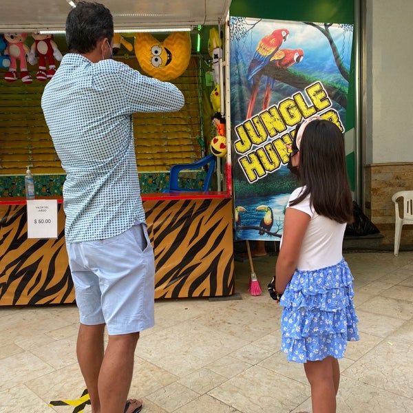 รูปภาพถ่ายที่ La Isla Acapulco Shopping Village โดย Alee เมื่อ 8/7/2021