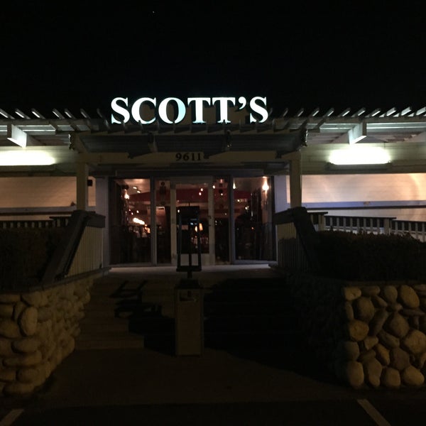 รูปภาพถ่ายที่ Scott&#39;s Seafood Grill &amp; Bar โดย Shinichi Y. เมื่อ 1/23/2015