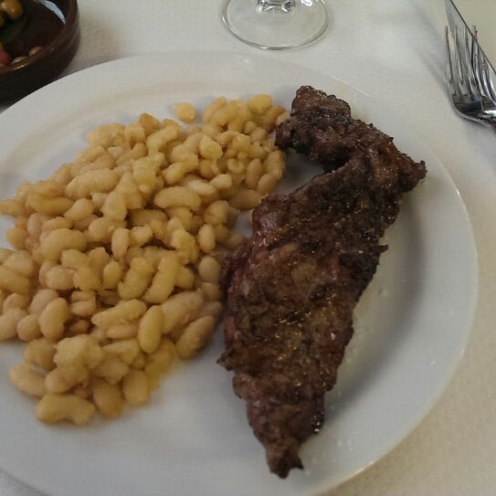 Foto scattata a Restaurant El Vinyet da Laia A. il 12/22/2013