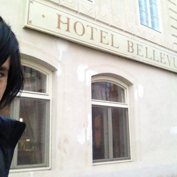 Das Foto wurde bei Hotel Bellevue von Dari E. am 4/13/2013 aufgenommen