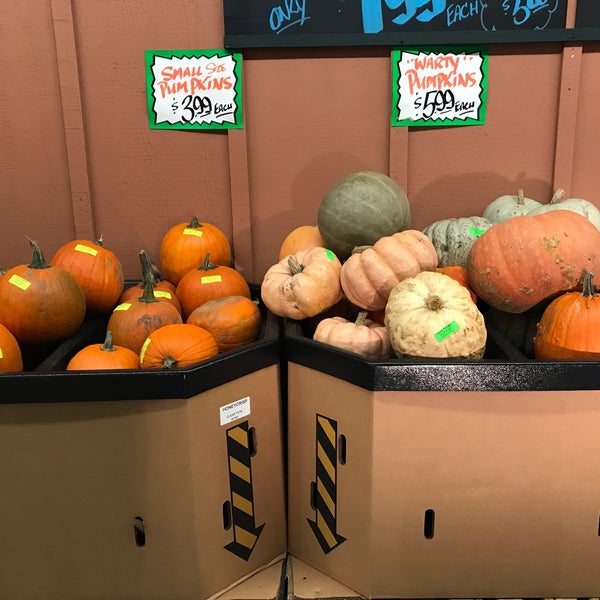 Bob's Produce Ranch Grocery Store in Fridley