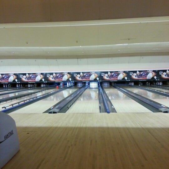 Photo taken at Country Club Bowl by Damien S. on 10/20/2012