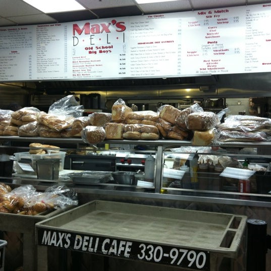 11/21/2012にSousou B.がMax&#39;s Deli Cafeで撮った写真