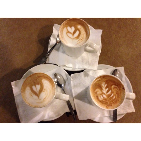 Photo taken at Kaffe Caffe by Vianch A. on 2/21/2014