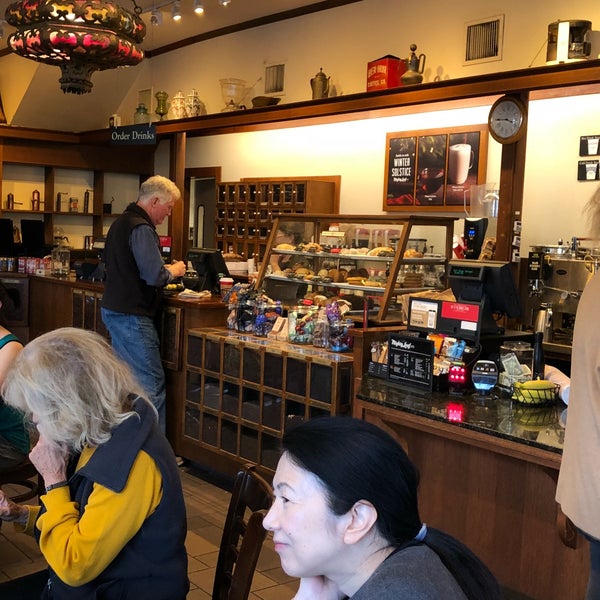 Photo taken at Peet&#39;s Coffee &amp; Tea by Luis G. on 1/1/2018