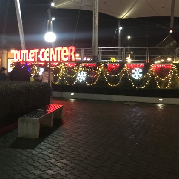 Foto scattata a Outlet Center İzmit da 🧚‍♀️M i N E🧚‍♀️ il 12/29/2018