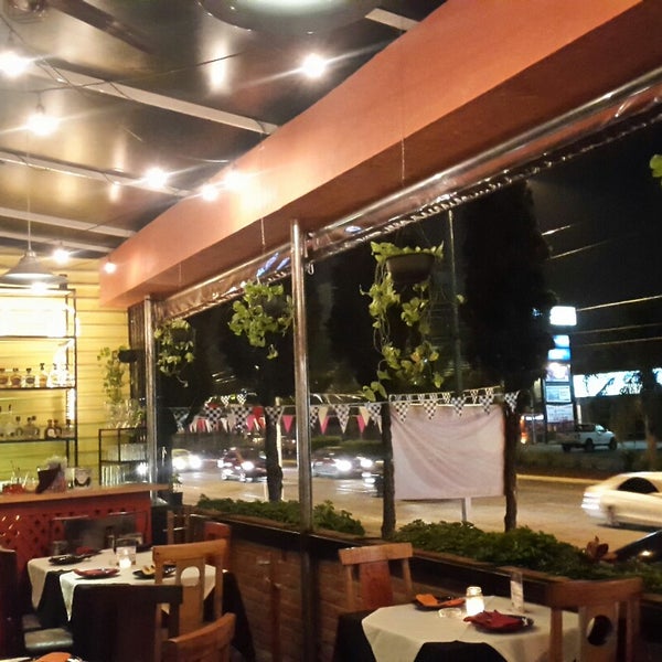 Foto scattata a Barrio De La Boca Restaurante Argentino da Jorge M. il 10/30/2014