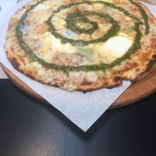 9/25/2022에 Önder K.님이 Pizza Locale에서 찍은 사진