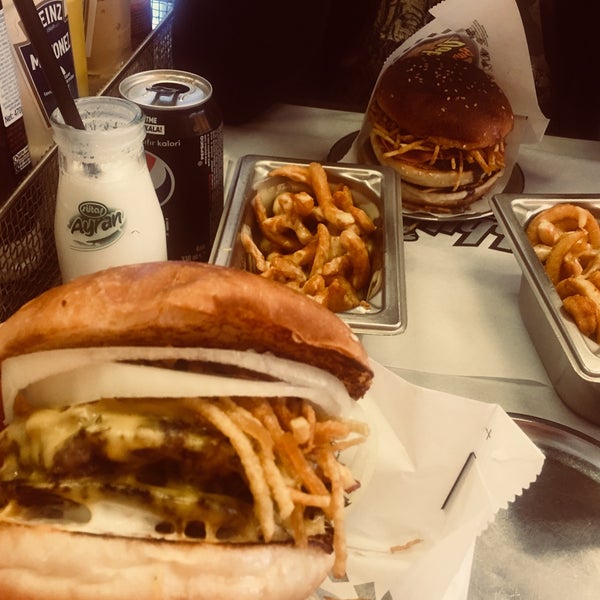 Photo taken at Dobby&#39;s Burger Place by Elif S. on 4/1/2018