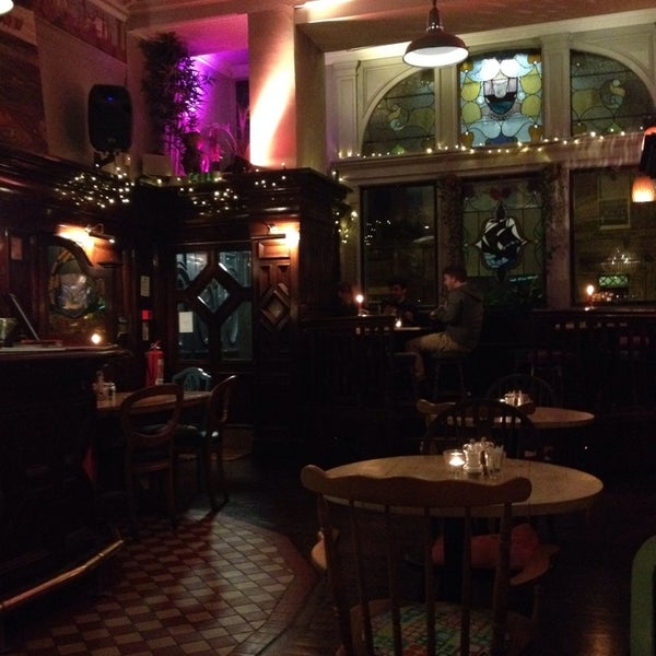 2/3/2014 tarihinde Brenna L.ziyaretçi tarafından Nobles Cafe bar &amp; Restaurant'de çekilen fotoğraf