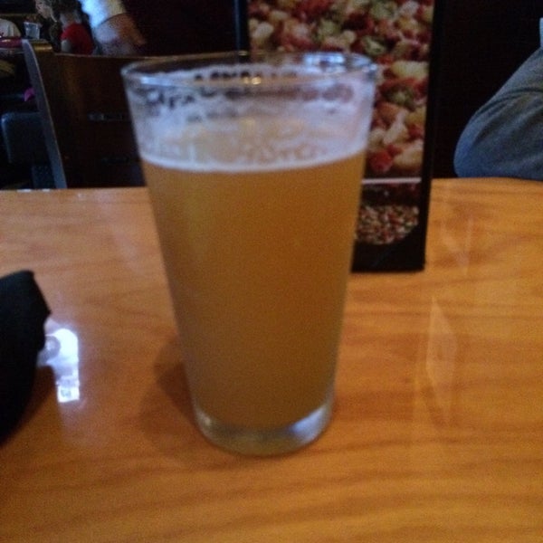 Photo taken at BJ&#39;s Restaurant &amp; Brewhouse by Rene S. on 4/24/2015