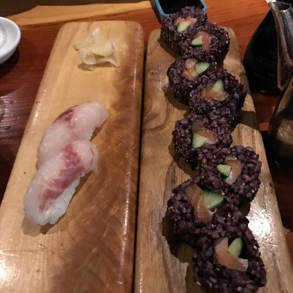Снимок сделан в Yamamori Sushi пользователем Glenda U. 12/21/2016