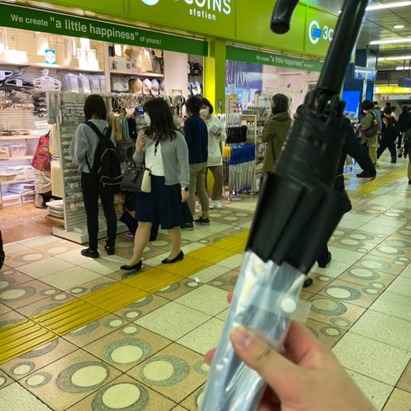 Photos At 3coins Station 西新宿 0 Tips