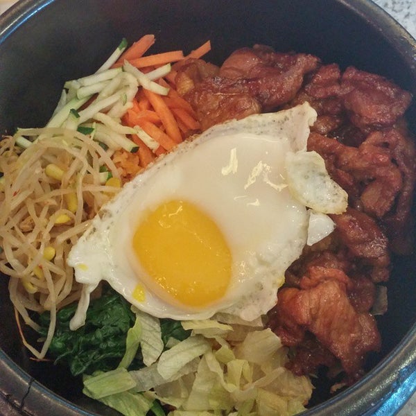 2/22/2015 tarihinde Meowziyaretçi tarafından Burnt Rice Korean Restaurant'de çekilen fotoğraf