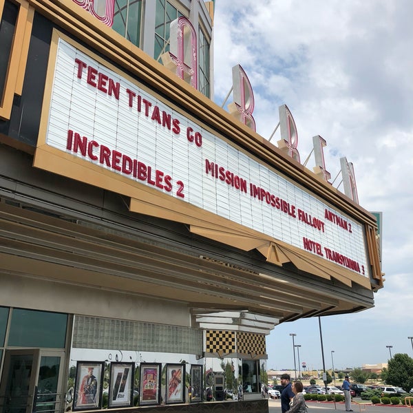 Warren Moore 17 [Regal Entertainment Group] & IMAX 1000 Telephone Rd