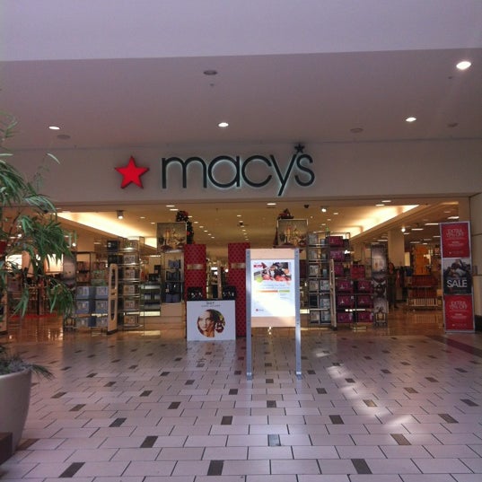 Macy's Gran tienda en West Covina Central Business District