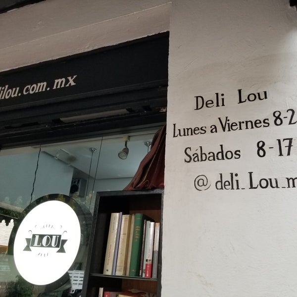 รูปภาพถ่ายที่ Deli LOU โดย Damon S. เมื่อ 4/24/2018