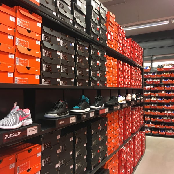 nike factory store elizabeth