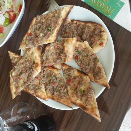 Konyalı Etli Ekmek Fırın Kebabı Türk Restoranı