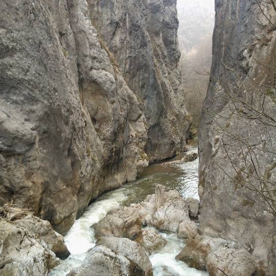 Река ломница