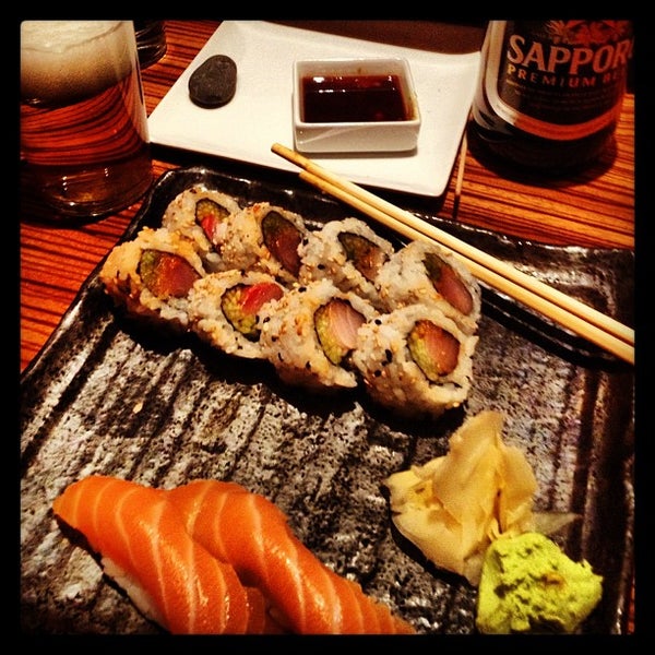 Foto scattata a Stingray Sushi da oneTmat il 4/18/2013