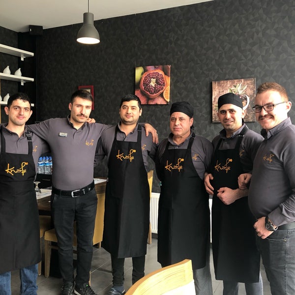 Foto scattata a Knafe Restaurant da Serhat B. il 1/31/2019