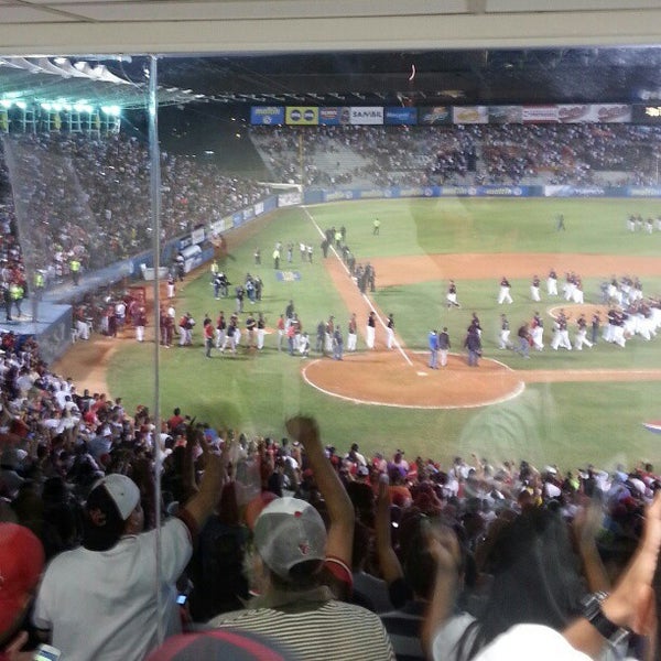 Estadio Antonio Herrera Gutierrez Estadio de béisbol en Barquisimeto