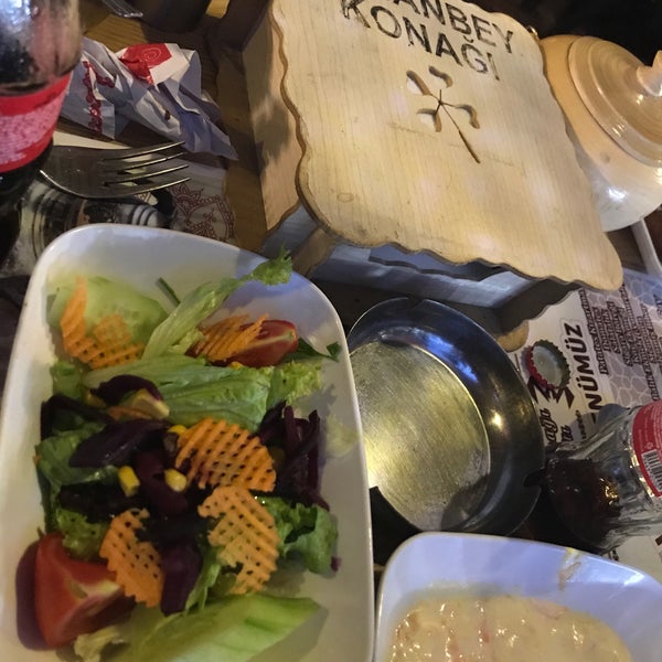 รูปภาพถ่ายที่ Osman Bey Konağı Cafe Restorant โดย Nurten Y. เมื่อ 5/23/2018