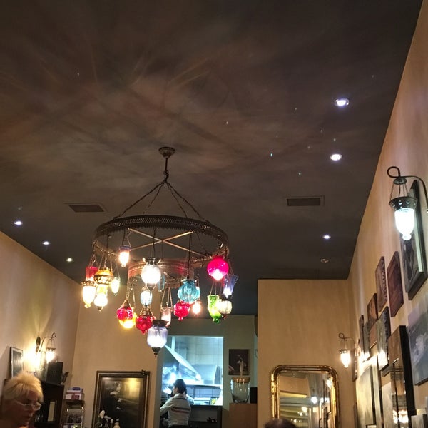 2/13/2016 tarihinde Rabia T.ziyaretçi tarafından Antakya Restaurant'de çekilen fotoğraf