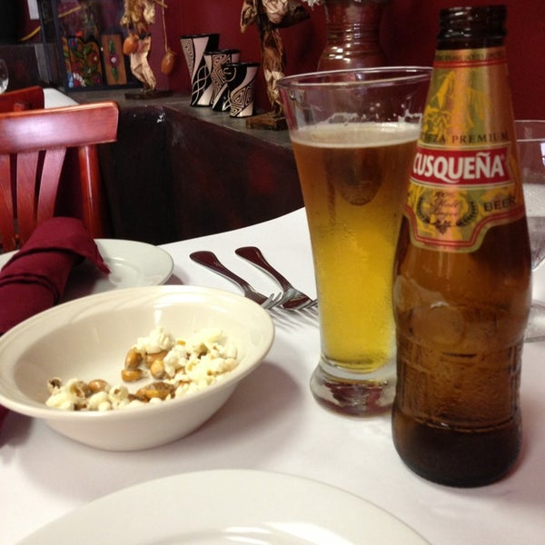 7/19/2013 tarihinde Jeff T.ziyaretçi tarafından Quenas Restaurant'de çekilen fotoğraf