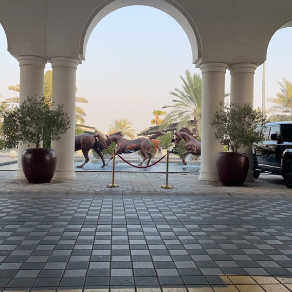 Снимок сделан в Al Habtoor Polo Resort пользователем Meshari M. 12/22/2023