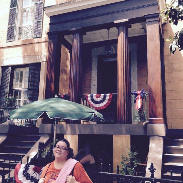 7/3/2015 tarihinde Eric W.ziyaretçi tarafından Sorrel Weed House - Haunted Ghost Tours in Savannah'de çekilen fotoğraf
