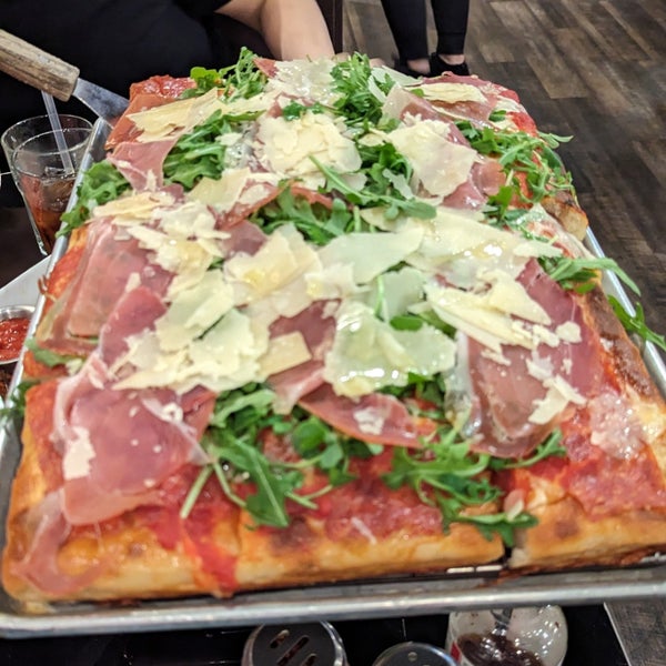 Foto scattata a Tony’s Pizza Napoletana da John L. il 10/12/2023